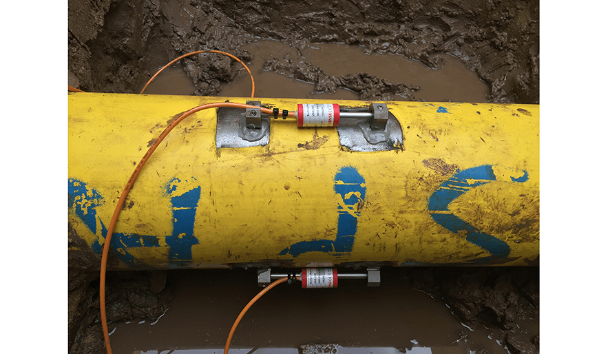 Vibrating wire strain gauges VWS-2000bonded onto gas pipeline